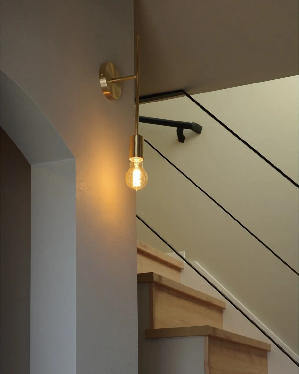 ブラケットライトは空間のポイントになるので積極的にとりいれた...