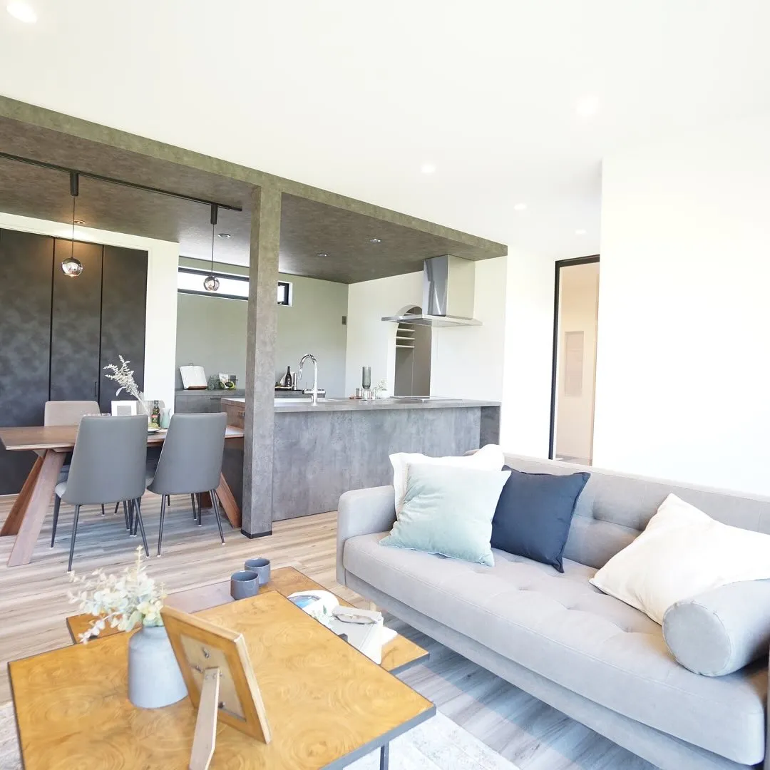 中庭につながるLDK