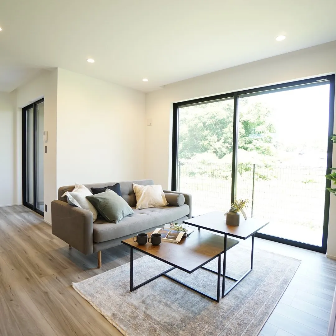 中庭につながるLDK