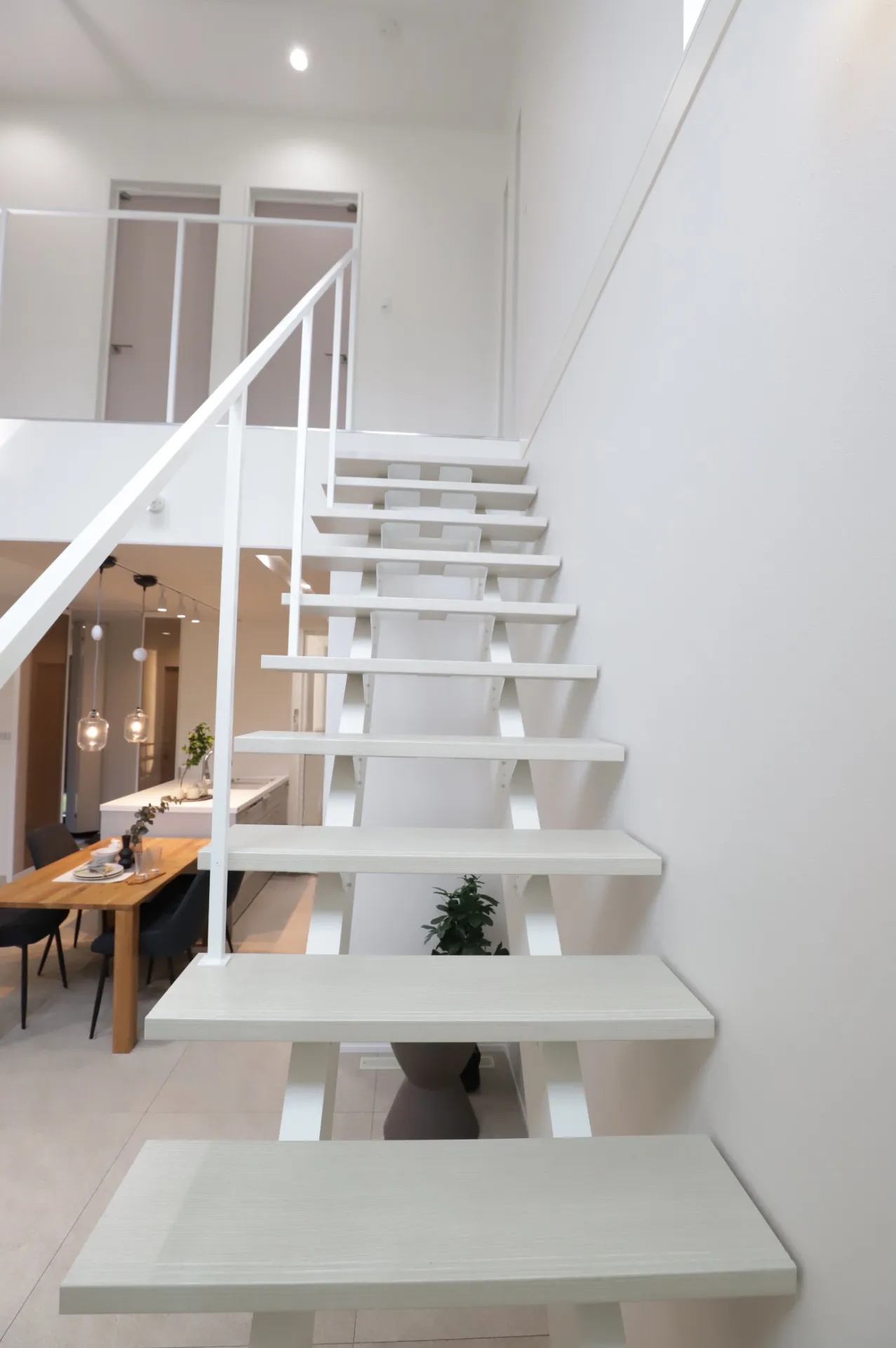 注文住宅のリビング階段とホール階段、どちらを選ぶべき？