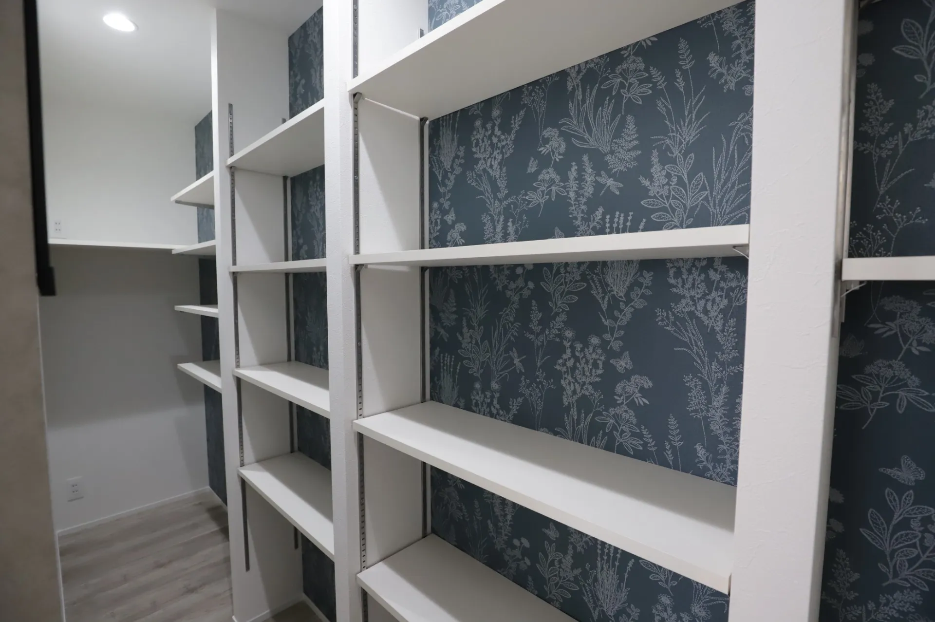 収納の魅力：シューズクロークとパントリーの活用法