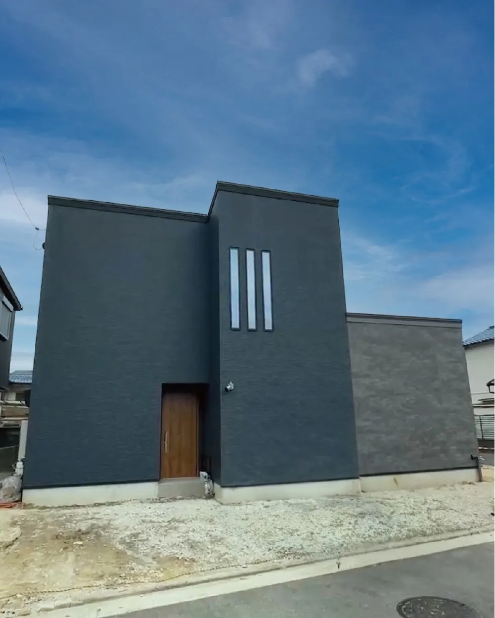 【ネイビー外壁の魅力、知っていますか？】