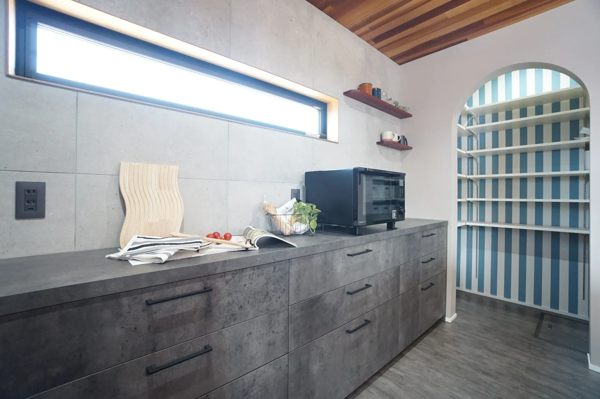 アーチ壁のある暮らし