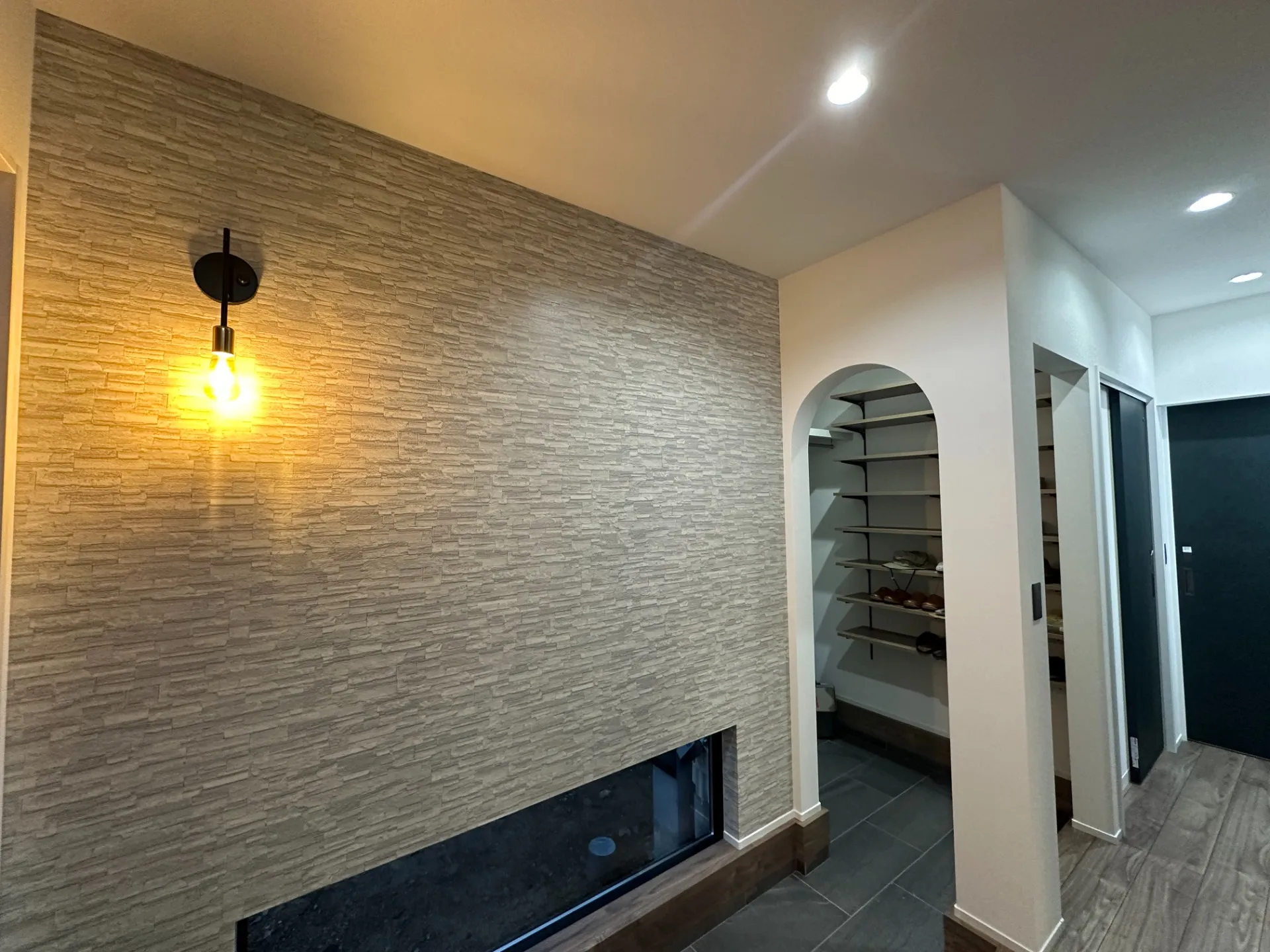 狭小空間に最適なシューズ収納術