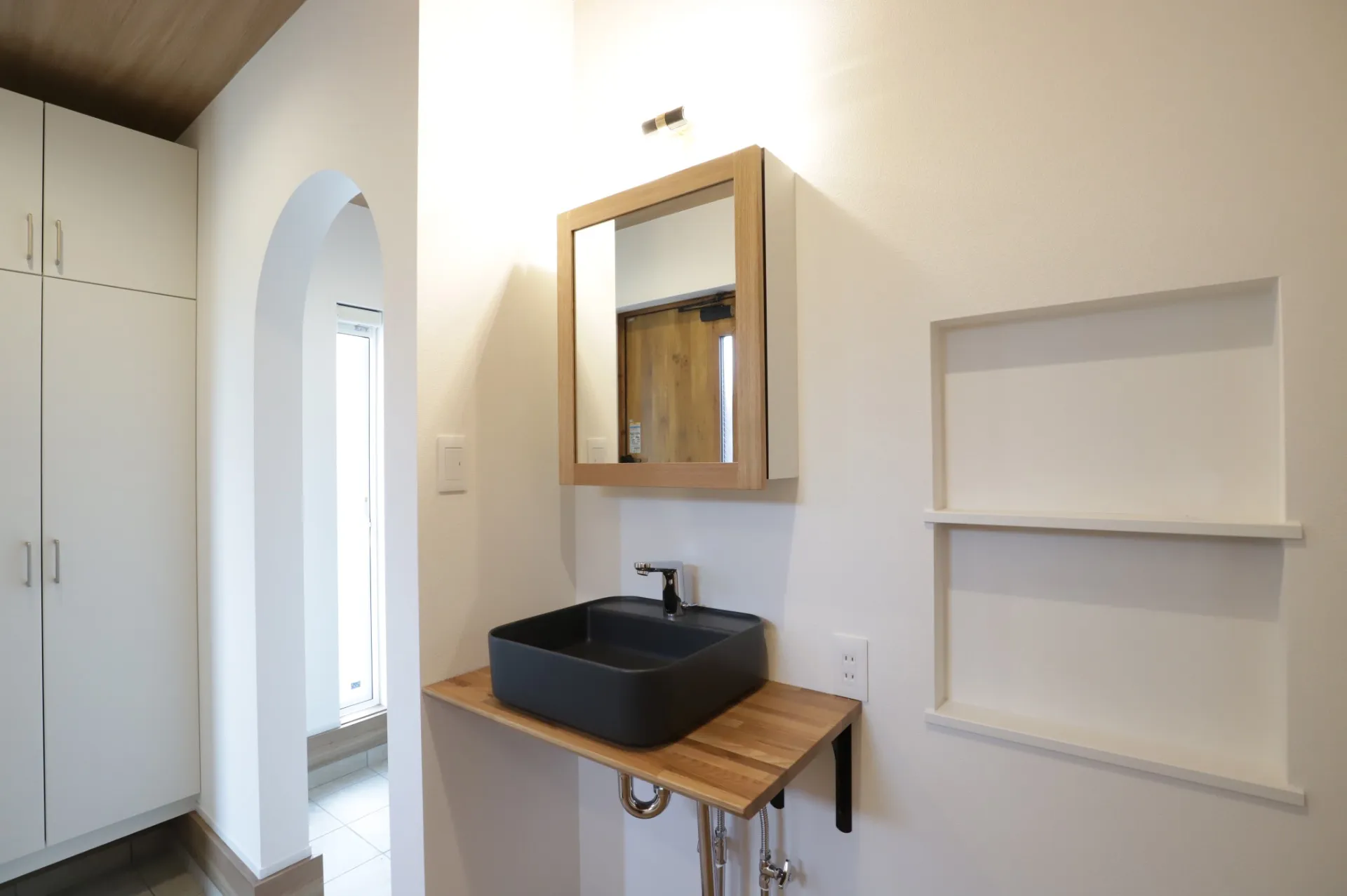 廊下洗面の収納アイデア